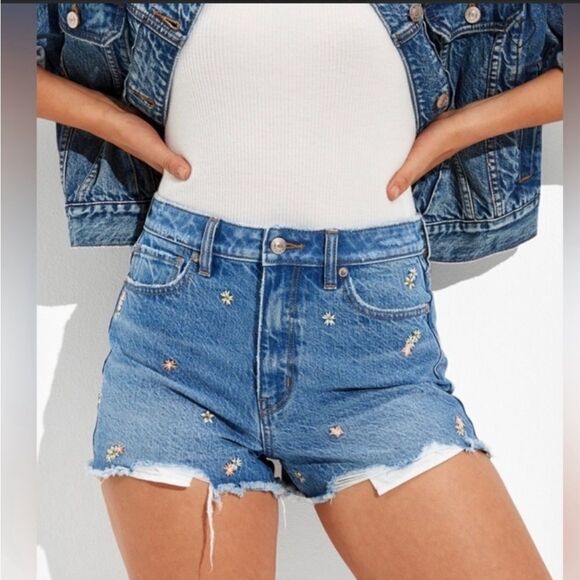 EXCELLENT DISTRESSED CONDITION WOMEN’S SIZE 6 AMERICAN EAGLE FLORAL MOM SHORT - Picture 1 of 11